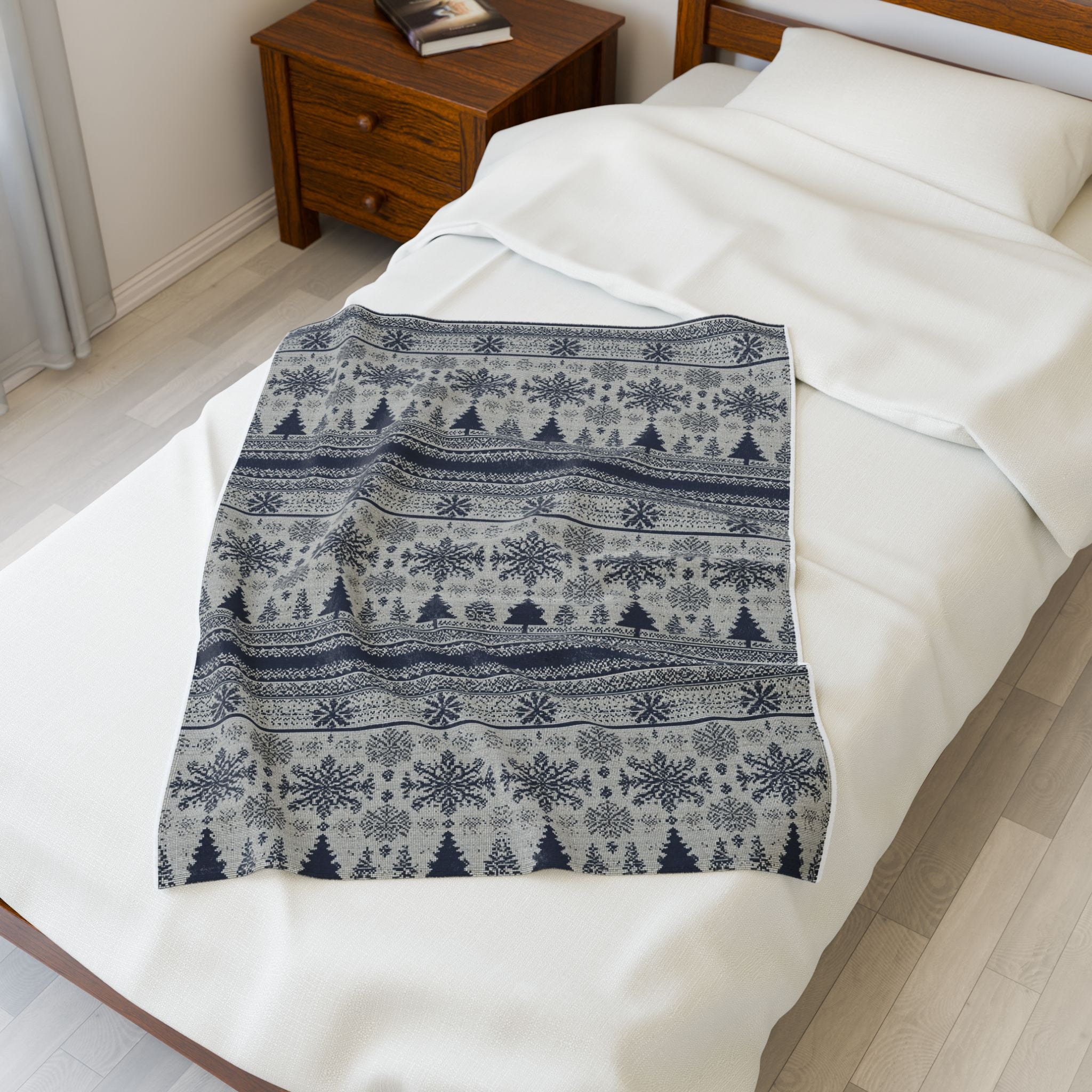 Ravenwood Clothing Christmas Velveteen Plush Blanket | Cosy Winter Throw