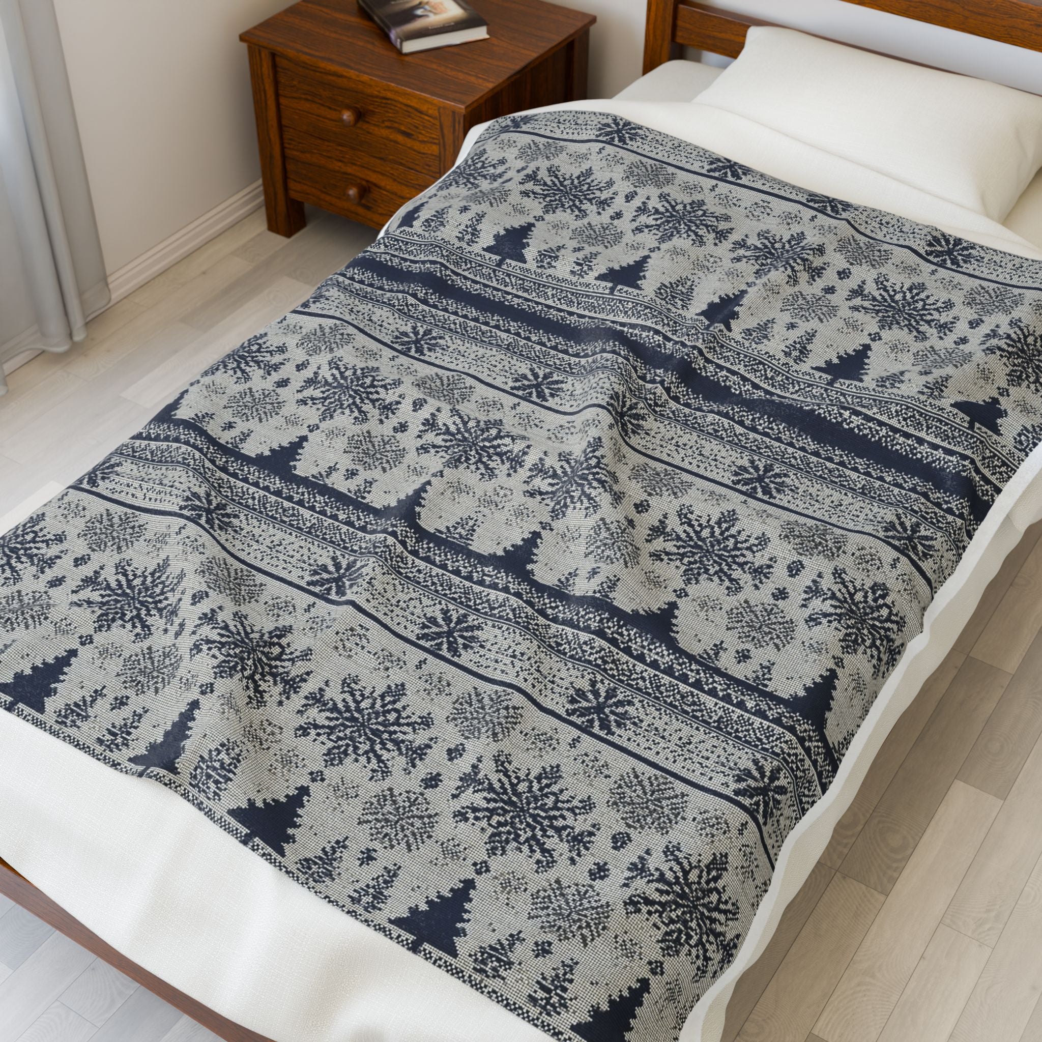 Ravenwood Clothing Christmas Velveteen Plush Blanket | Cosy Winter Throw